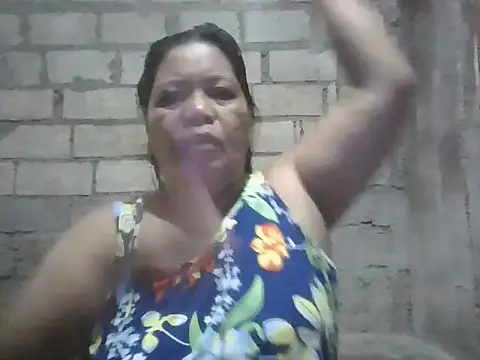 Snapshot of xxbernxxx chatting on 10-29-25, 12:24 xxbernxxx online show from 10-29-25, 12:24