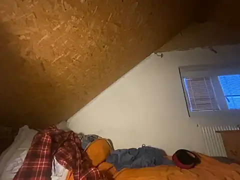 Salon1986 online show from 09-26-25, 05:33