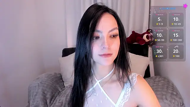sarah saenz  online show from 05-20-26, 04:51