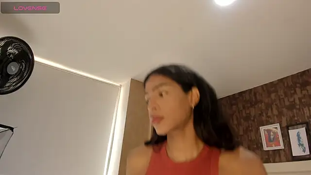 Snapshot of sweet__vanessa1 chatting on 07-19-26, 07:28 sweet vanessa1 online show from 07-19-26, 07:28