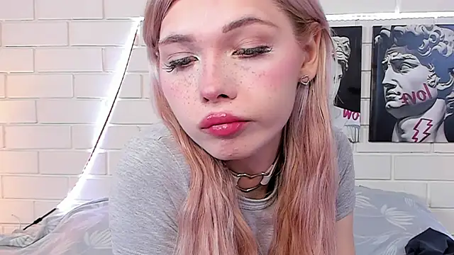 Blondy Fina online show from 09-10-25, 04:45