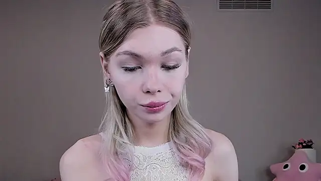 Blondy Fina online show from 03-08-26, 04:38