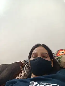 Snapshot of soni_yhakur chatting on 06-19-26, 01:21 soni yhakur online show from 06-19-26, 01:21