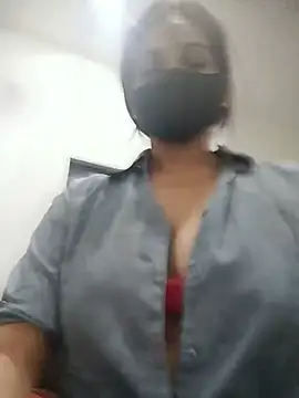 Snapshot of soni_yhakur chatting on 07-08-26, 03:00 soni yhakur online show from 07-08-26, 03:00