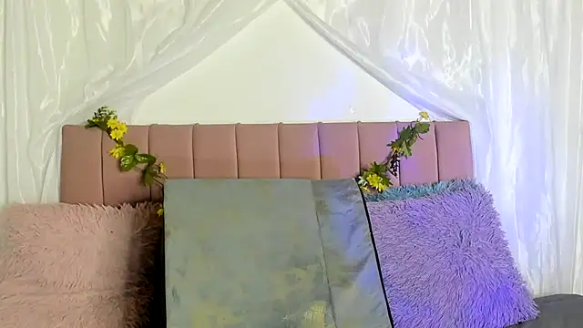 Tania xw online show from 12-23-25, 10:46