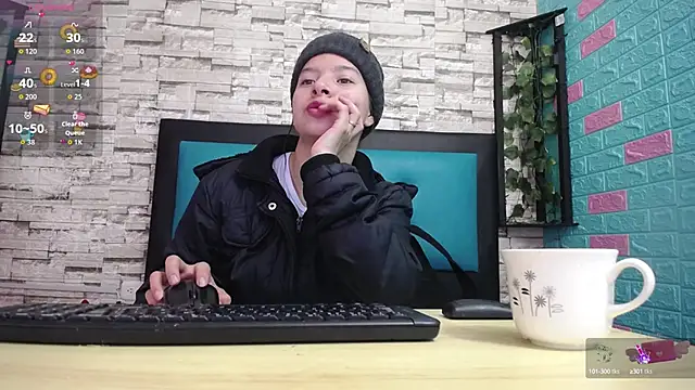 Snapshot of maily_can chatting on 10-04-25, 12:25 maily can online show from 10-04-25, 12:25