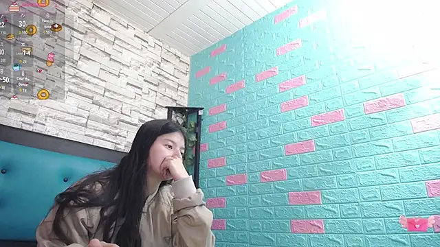 Snapshot of maily_can chatting on 10-06-25, 12:35 maily can online show from 10-06-25, 12:35