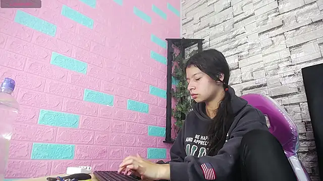 Snapshot of maily_can chatting on 11-29-25, 12:30 maily can online show from 11-29-25, 12:30