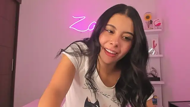 zoecams1 online show from 07-02-26, 03:23