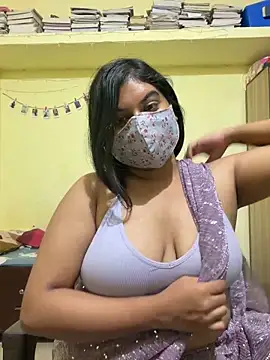 Snapshot of BigBreasted chatting on 02-13-26, 05:31 BigBreasted online show from 02-13-26, 05:31