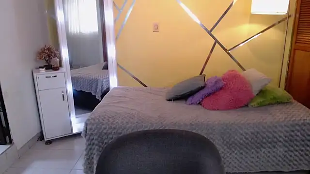 shirleyrojas online show from 10-17-25, 08:00