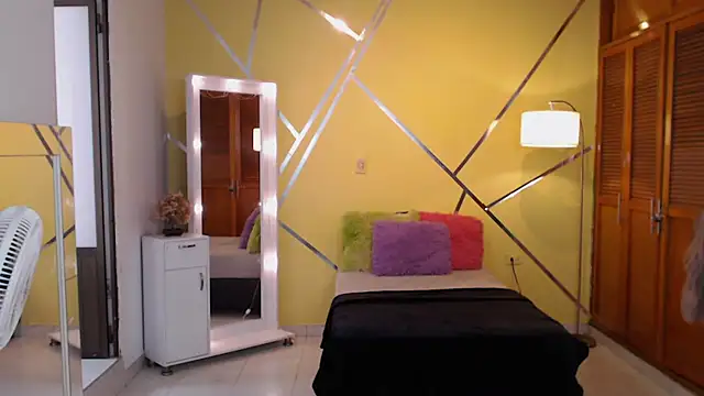 shirleyrojas online show from 11-20-25, 07:46