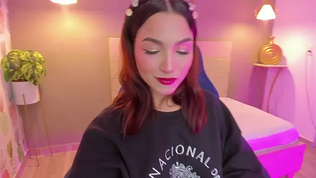 Snapshot of luma_sky_ chatting on 09-24-25, 02:59 luma sky online show from 09-24-25, 02:59