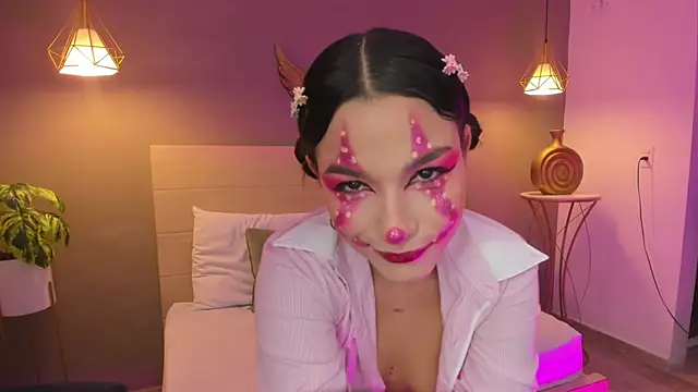 Snapshot of luma_sky_ chatting on 10-18-25, 08:20 luma sky online show from 10-18-25, 08:20