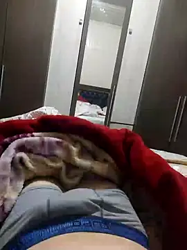 Gustavo198045 online show from 10-22-25, 03:18