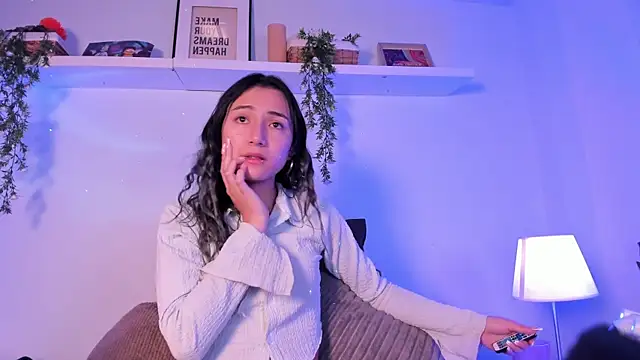 Snapshot of Vampgyal chatting on 11-27-25, 09:17 Vampgyal online show from 11-27-25, 09:17