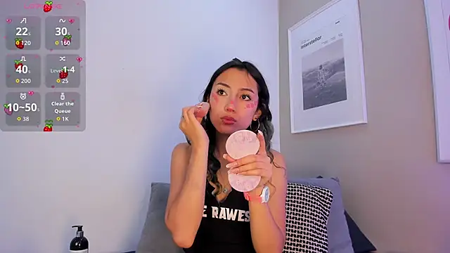 Snapshot of Vampgyal chatting on 12-04-25, 10:29 Vampgyal online show from 12-04-25, 10:29