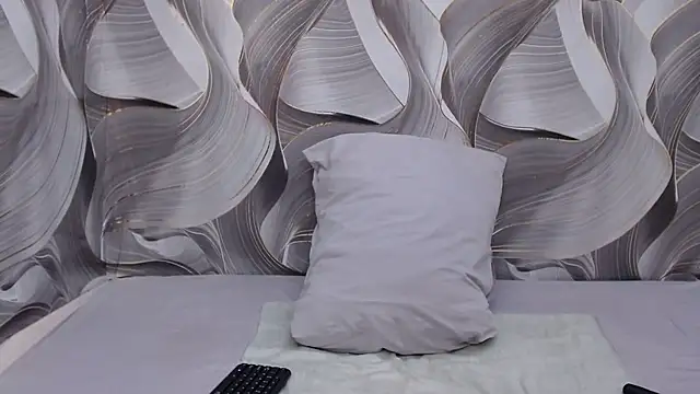 Snapshot of GlowGoddessxx chatting on 05-02-26, 06:02 GlowGoddessxx online show from 05-02-26, 06:02