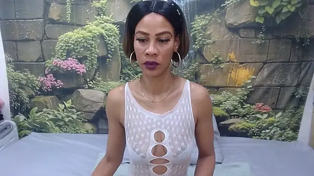 Snapshot of GlowGoddessxx chatting on 06-10-26, 06:45 GlowGoddessxx online show from 06-10-26, 06:45