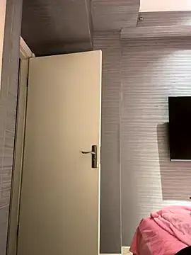 anna yngs online show from 12-22-25, 02:52