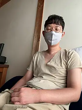 Snapshot of tom19899q chatting on 09-17-25, 07:21 tom19899q online show from 09-17-25, 07:21