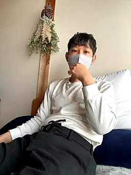 Snapshot of tom19899q chatting on 11-18-25, 01:22 tom19899q online show from 11-18-25, 01:22