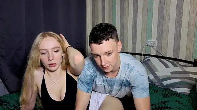 Snapshot of Emily0303 chatting on 09-16-25, 02:51 Emily0303 online show from 09-16-25, 02:51