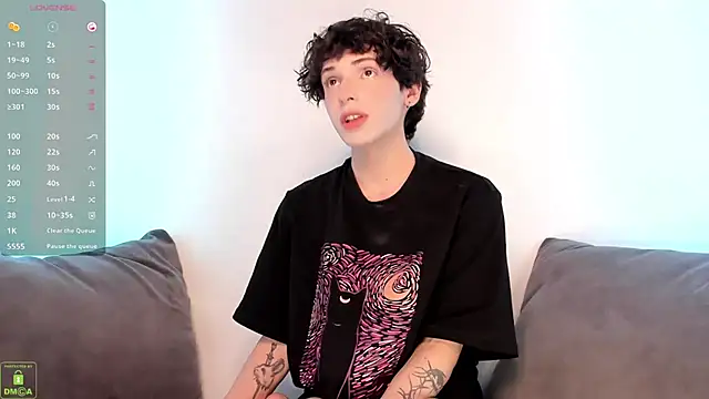 Snapshot of ColeStorm chatting on 10-18-25, 08:53 ColeStorm online show from 10-18-25, 08:53