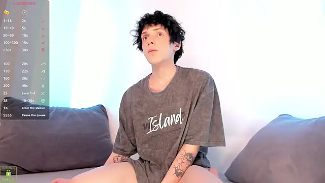 Snapshot of ColeStorm chatting on 11-07-25, 08:31 ColeStorm online show from 11-07-25, 08:31