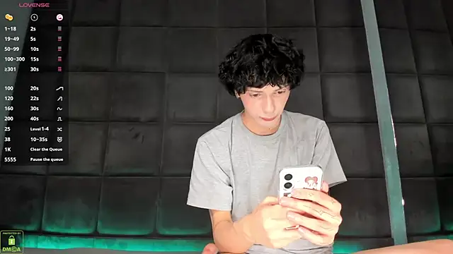 Snapshot of ColeStorm chatting on 11-08-25, 09:02 ColeStorm online show from 11-08-25, 09:02