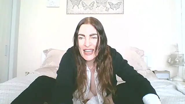 Snapshot of EllaKent chatting on 04-22-26, 02:40 EllaKent online show from 04-22-26, 02:40