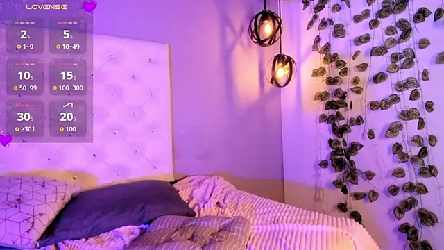 Nicollee Heart online show from 04-04-26, 01:41