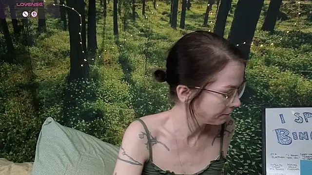 Snapshot of kohlbird chatting on 10-03-25, 04:31 kohlbird online show from 10-03-25, 04:31