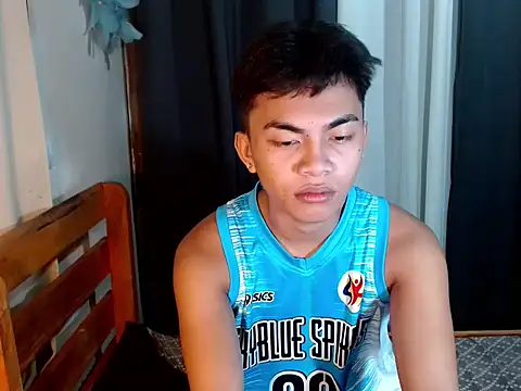 Snapshot of urguy_marco chatting on 10-01-25, 05:30 urguy marco online show from 10-01-25, 05:30