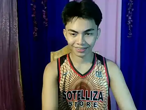 Snapshot of urguy_marco chatting on 10-19-25, 10:27 urguy marco online show from 10-19-25, 10:27