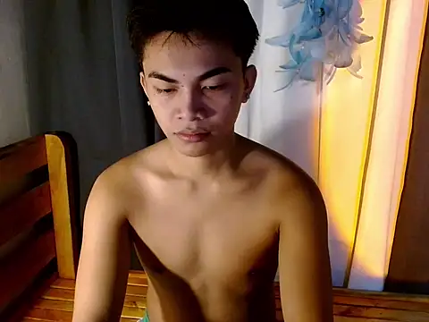 Snapshot of urguy_marco chatting on 10-25-25, 12:34 urguy marco online show from 10-25-25, 12:34