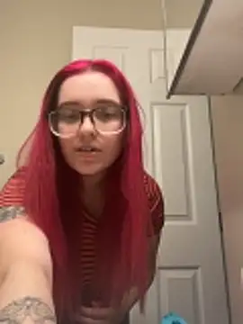 Snapshot of MommaBigTits24 chatting on 03-13-26, 07:09 MommaBigTits24 online show from 03-13-26, 07:09