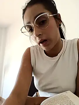 Snapshot of CandyFoxter_ chatting on 09-22-25, 01:02 CandyFoxter online show from 09-22-25, 01:02