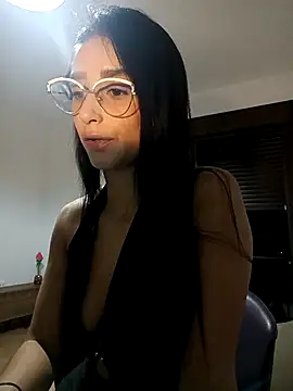 Snapshot of CandyFoxter_ chatting on 09-26-25, 08:24 CandyFoxter online show from 09-26-25, 08:24