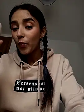 Snapshot of CandyFoxter_ chatting on 11-04-25, 08:46 CandyFoxter online show from 11-04-25, 08:46