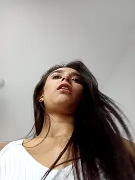 Snapshot of CandyFoxter_ chatting on 11-08-25, 04:07 CandyFoxter online show from 11-08-25, 04:07