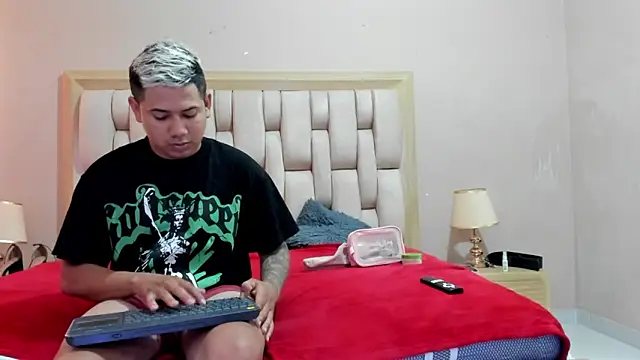 RihanandDrake online show from 01-13-26, 02:44