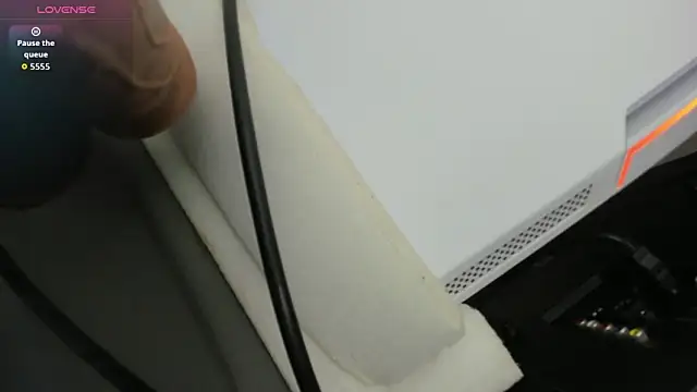 Snapshot of blue_wxw chatting on 11-15-25, 09:17 blue wxw online show from 11-15-25, 09:17