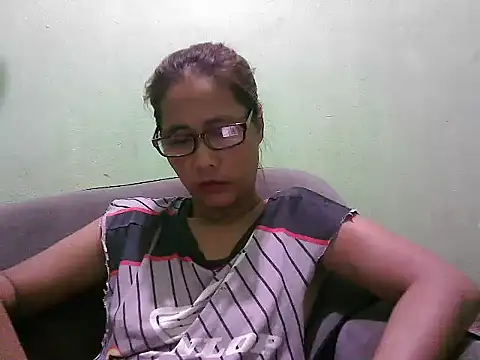 Snapshot of HotLadyPinay32 chatting on 07-10-26, 09:12 HotLadyPinay32 online show from 07-10-26, 09:12