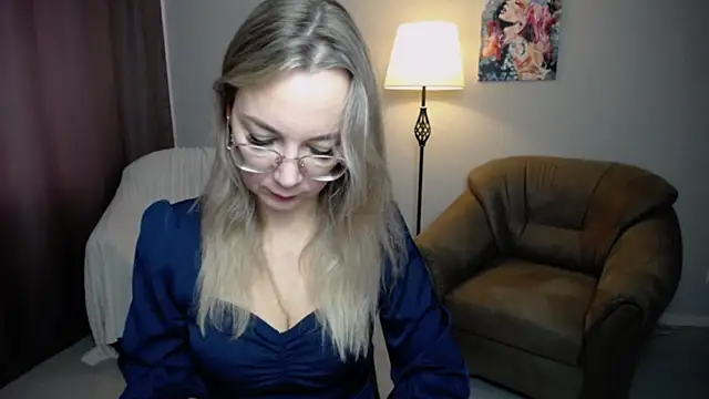 Snapshot of Ava_Elior chatting on 09-16-25, 09:21 Ava Elior online show from 09-16-25, 09:21