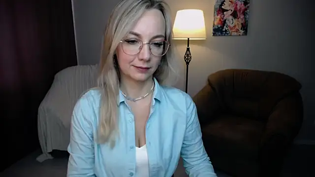 Snapshot of Ava_Elior chatting on 09-17-25, 09:44 Ava Elior online show from 09-17-25, 09:44