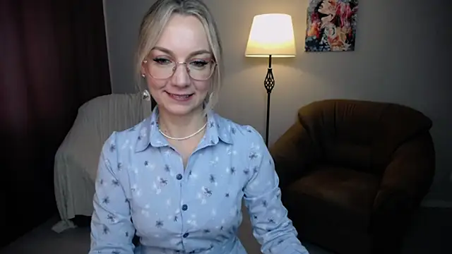 Snapshot of Ava_Elior chatting on 09-18-25, 08:49 Ava Elior online show from 09-18-25, 08:49