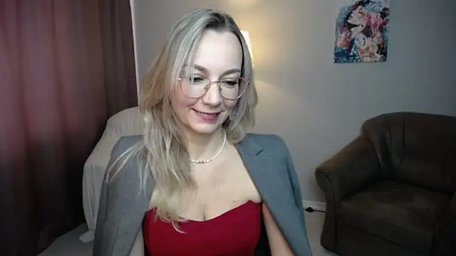 Snapshot of Ava_Elior chatting on 10-04-25, 09:51 Ava Elior online show from 10-04-25, 09:51