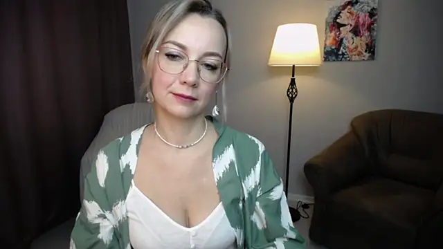 Snapshot of Ava_Elior chatting on 10-05-25, 05:17 Ava Elior online show from 10-05-25, 05:17