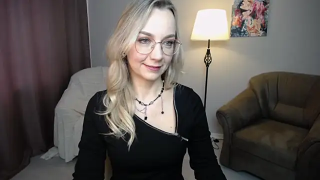 Snapshot of Ava_Elior chatting on 10-09-25, 09:40 Ava Elior online show from 10-09-25, 09:40